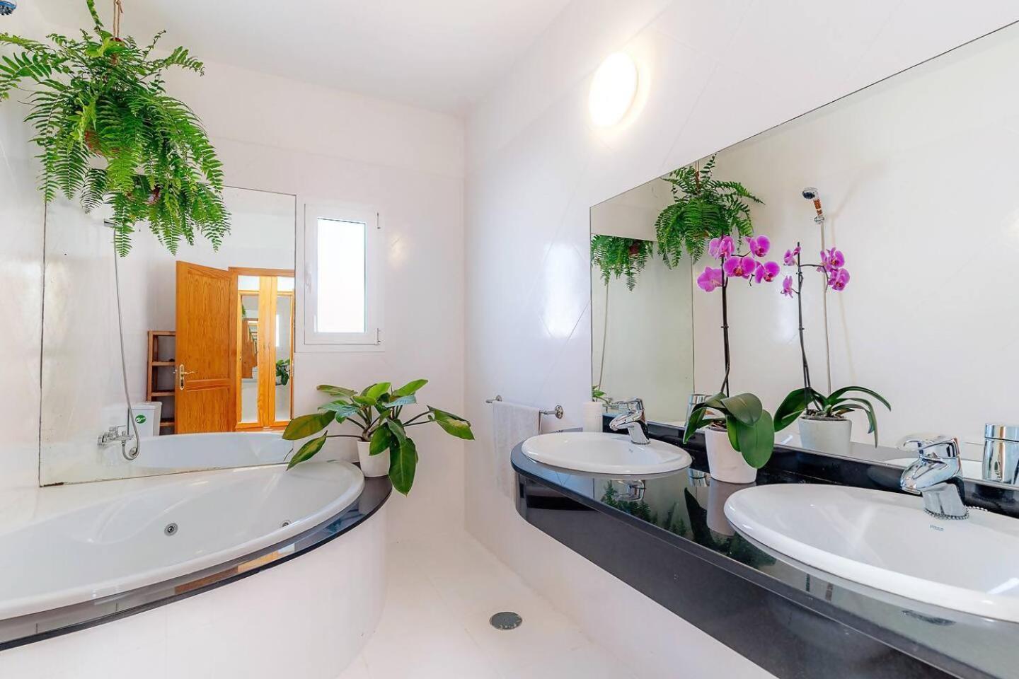 Amazing 3 Bedroom Ocean View With Pool Tías Buitenkant foto